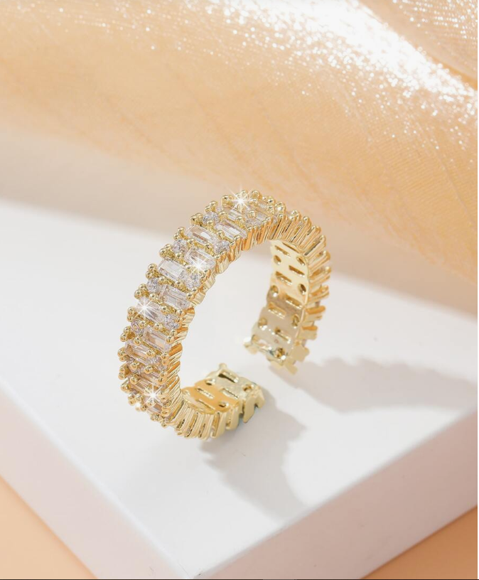 Copper Ring with Cubic Zirconia – Timeless Shine, Modern Style